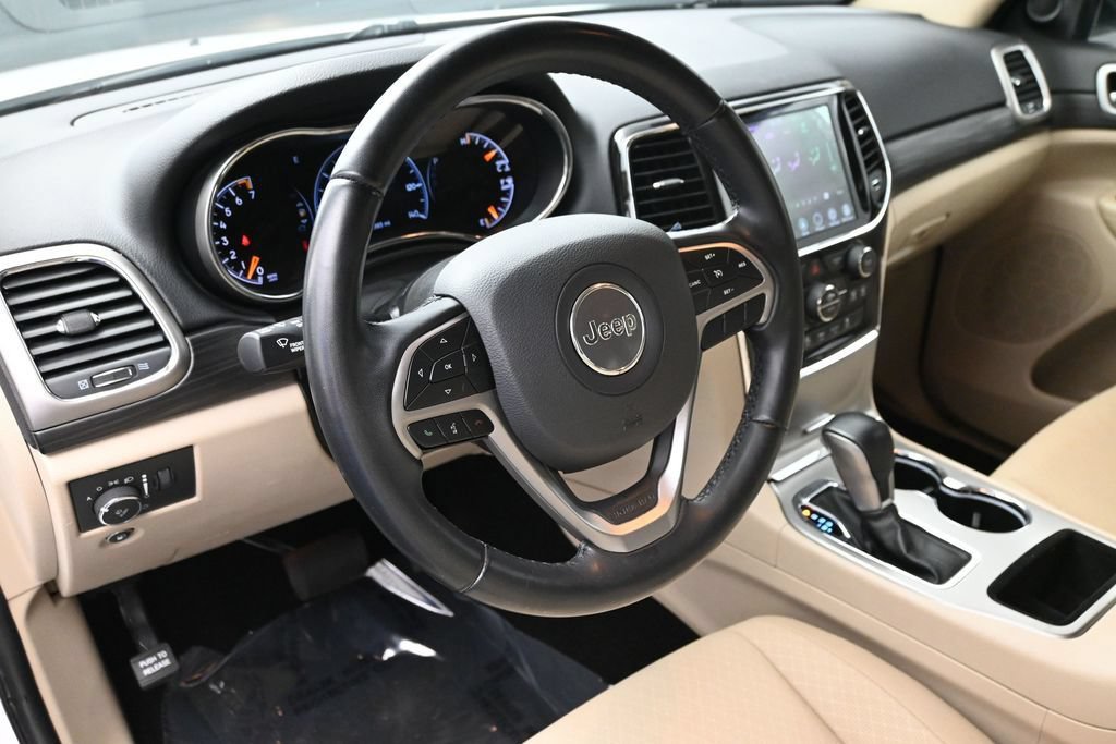 Used 2022 Jeep Grand Cherokee Laredo E AWD/4WD image 19