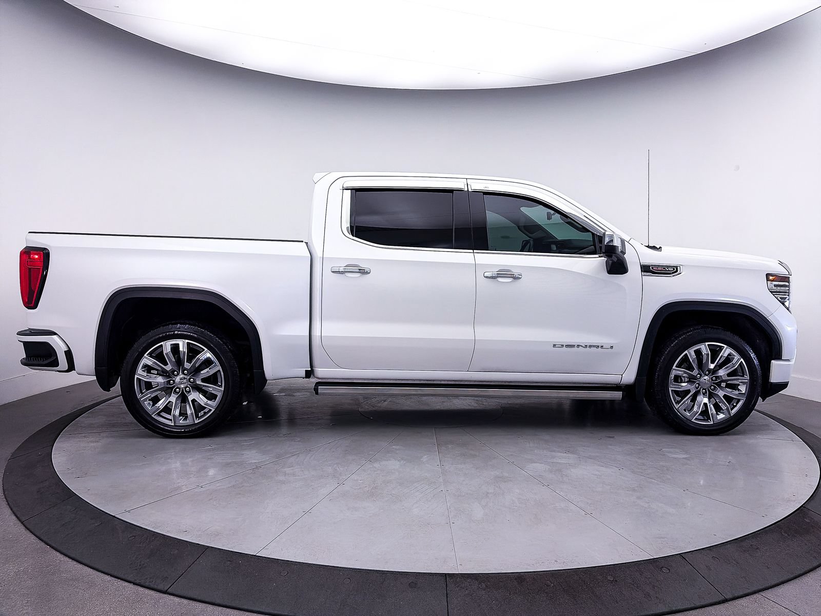 Used 2023 GMC Sierra 1500 Denali w/ Denali Reserve Package AWD/4WD image 41