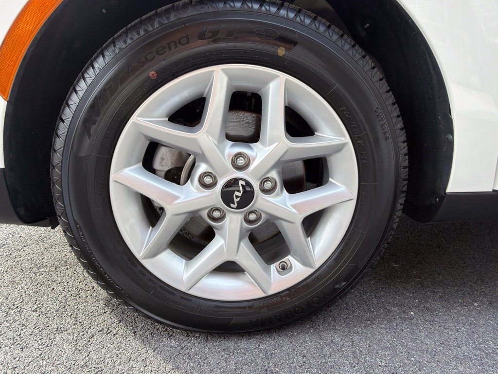 Used 2024 Kia Soul S FWD image 29
