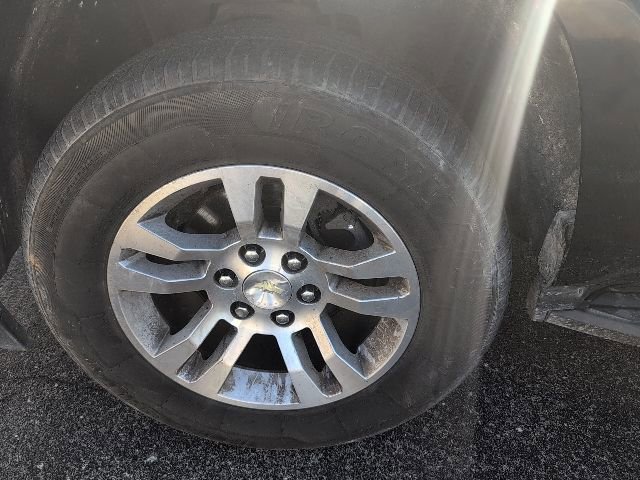 Used 2018 Chevrolet Suburban LT image 10