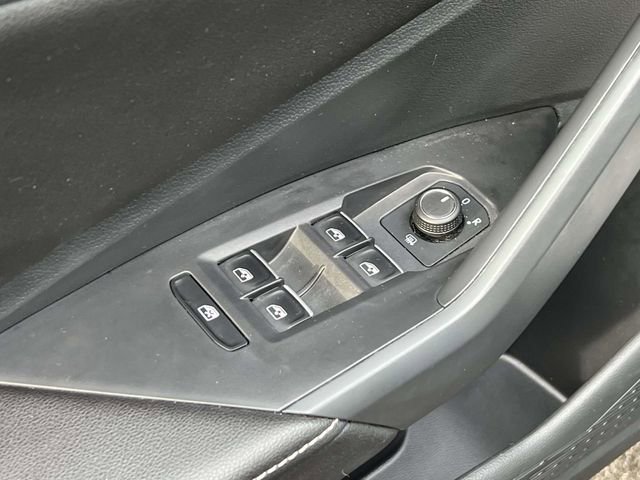 Certified 2023 Volkswagen Jetta SE w/ Panoramic Sunroof Package image 16