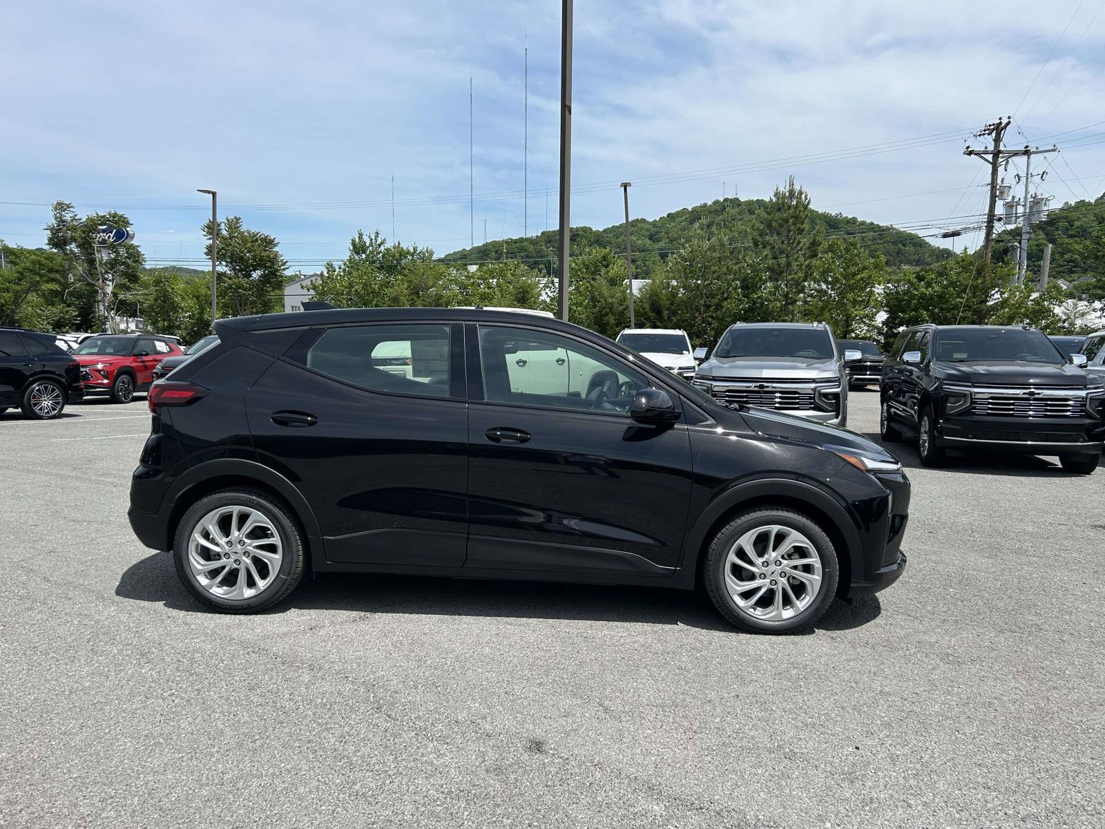 New 2027 Chevrolet Bolt LT w/ Comfort Package FWD image 2