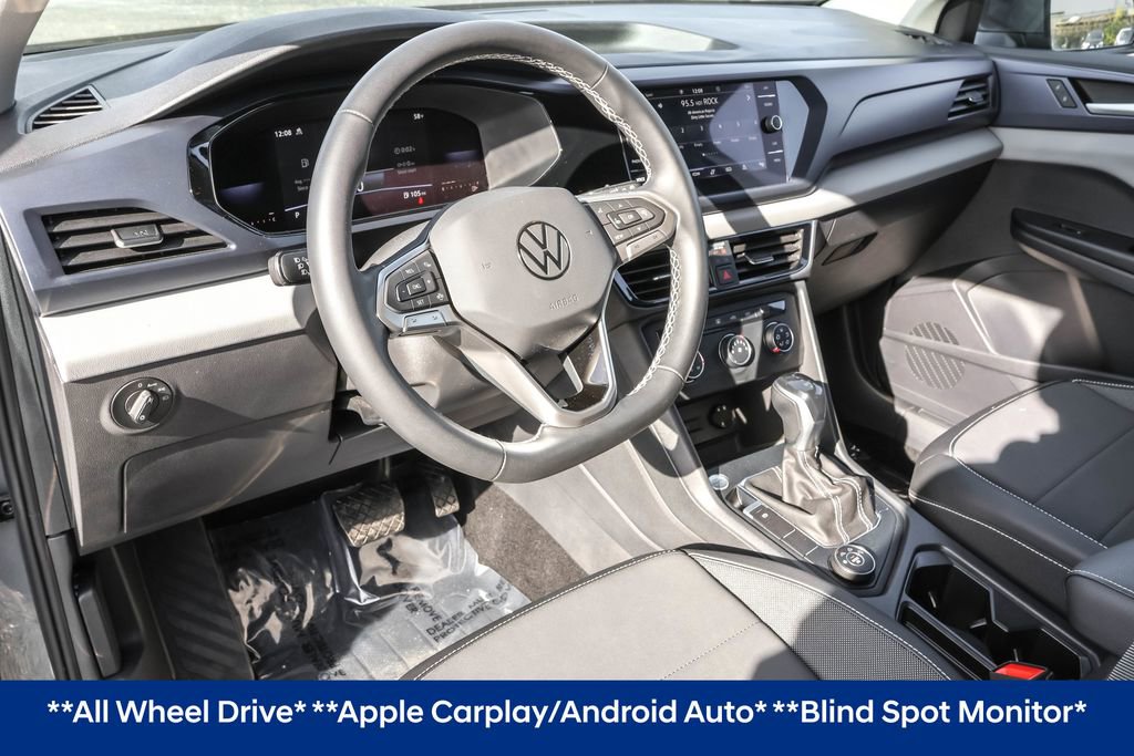 Certified 2022 Volkswagen Taos SE image 5