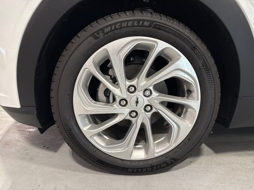 New 2027 Chevrolet Bolt LT FWD image 44