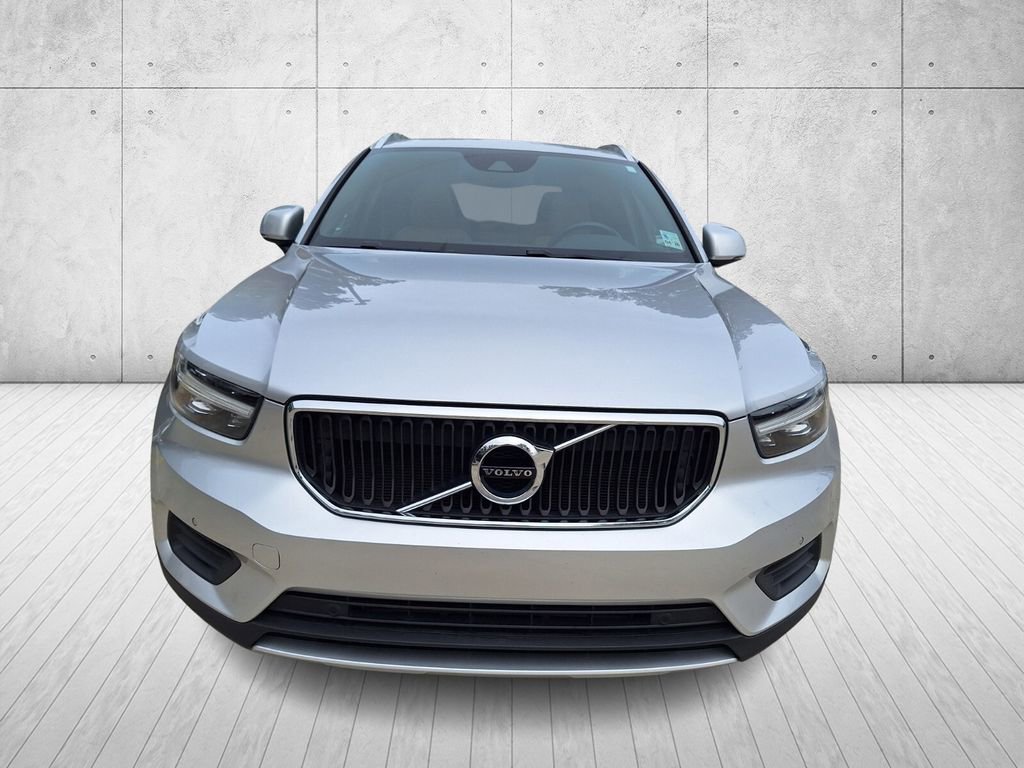 Used 2019 Volvo XC40 T5 Momentum image 8