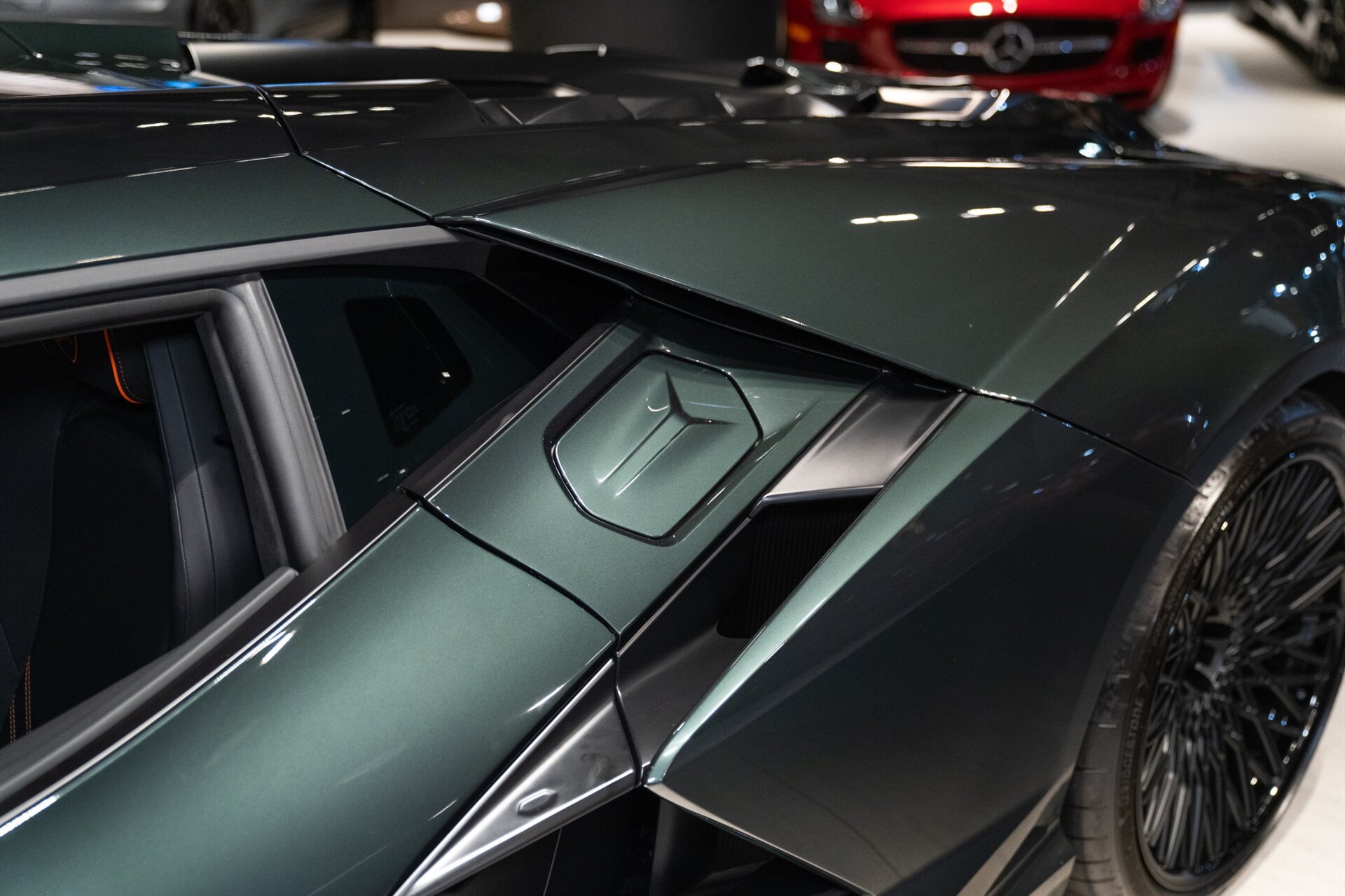 Used 2024 Lamborghini Revuelto AWD/4WD image 16