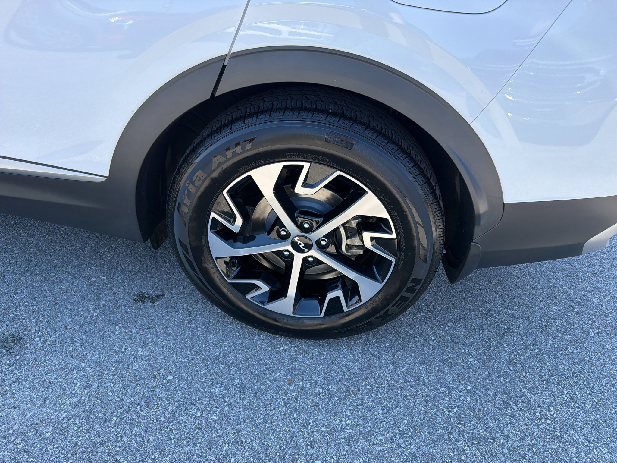 Used 2023 Kia Sportage EX FWD image 35