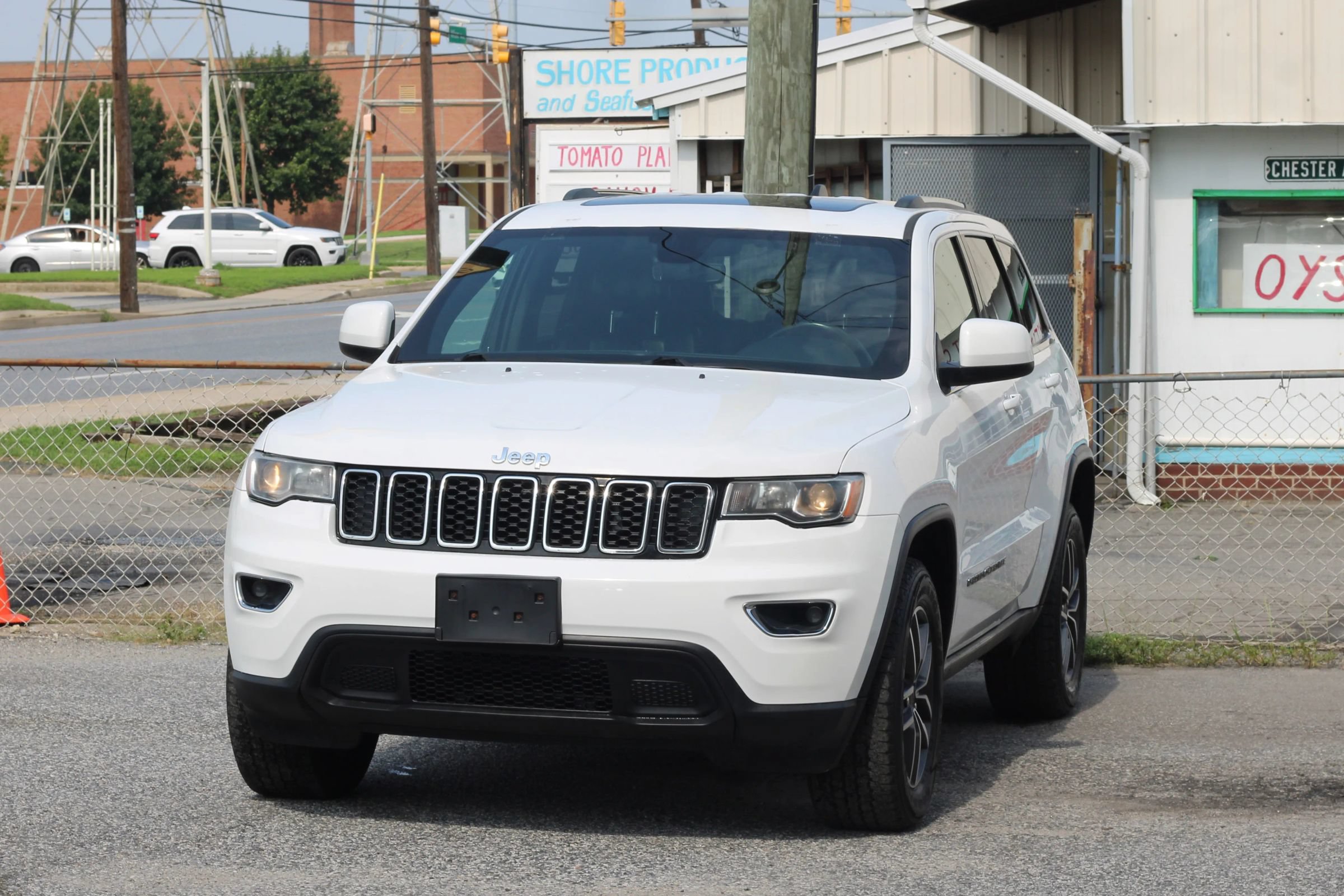 Used 2020 Jeep Grand Cherokee Laredo w/ Security & Convenience Group AWD/4WD image 3