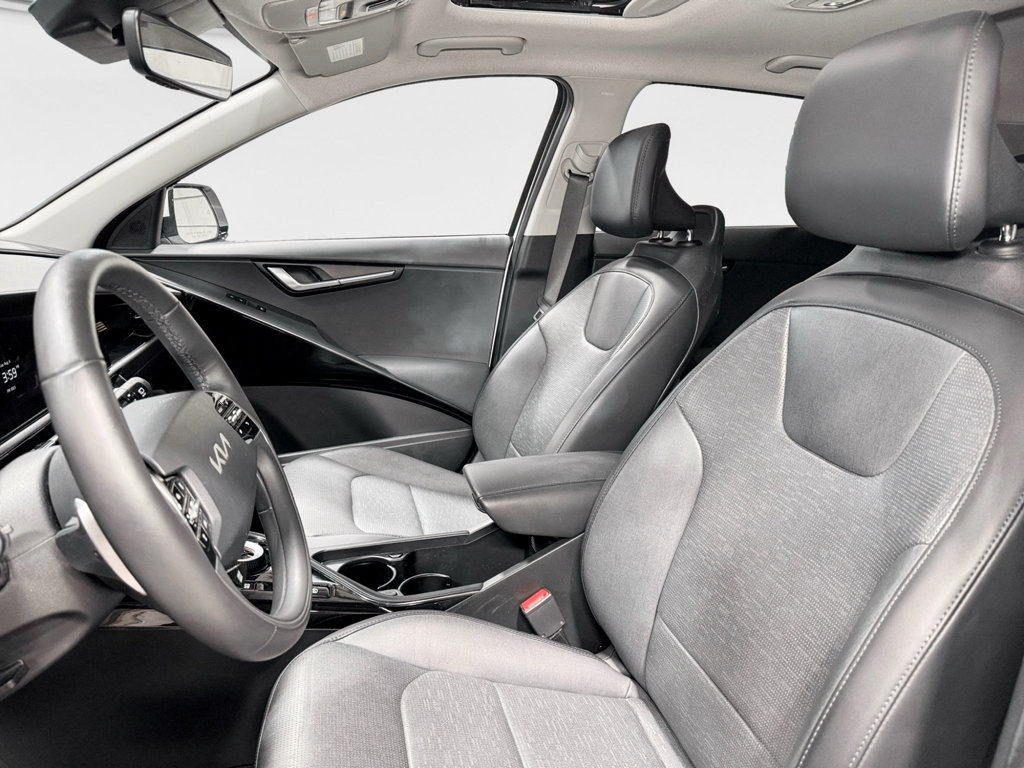 Used 2023 Kia Niro Wave w/ Wave Preserve Package FWD image 17