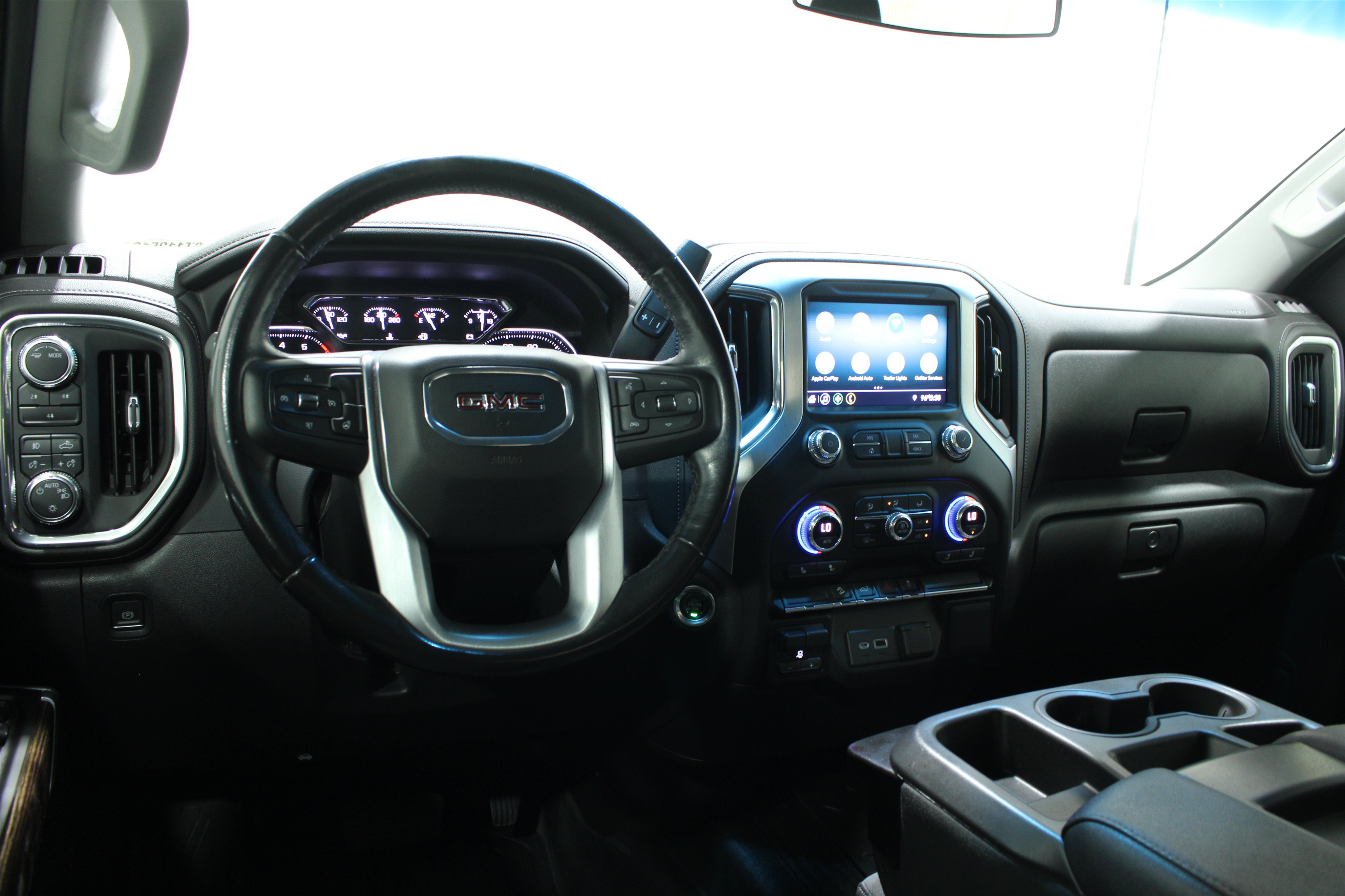 Used 2022 GMC Sierra 2500 SLE w/ SLE Value Package; AWD/4WD image 2