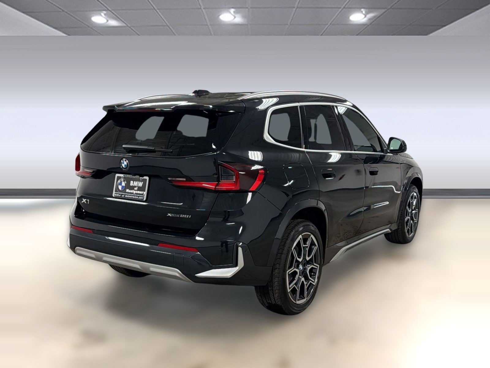 Used 2026 BMW X1 xDrive28i w/ Technology Package AWD/4WD image 8