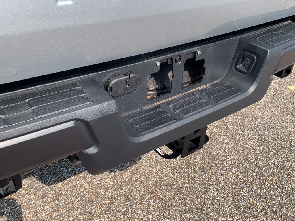Used 2024 Toyota Tacoma SR RWD image 8