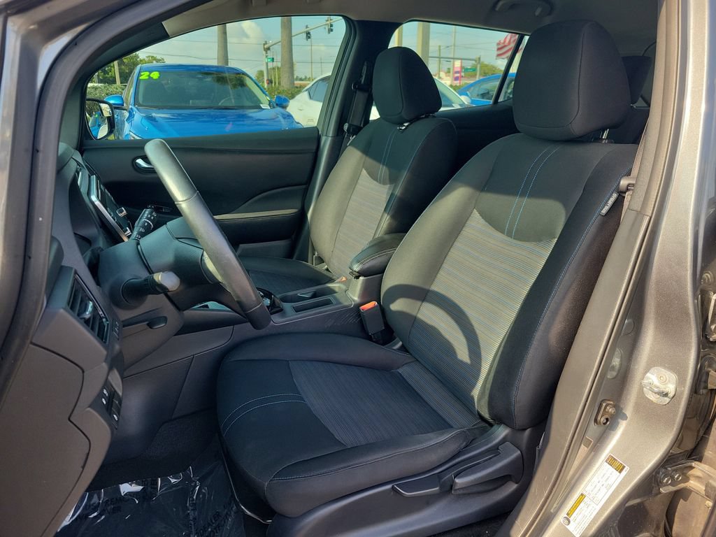Used 2018 Nissan Leaf SV w/ SV All Weather Package FWD image 16
