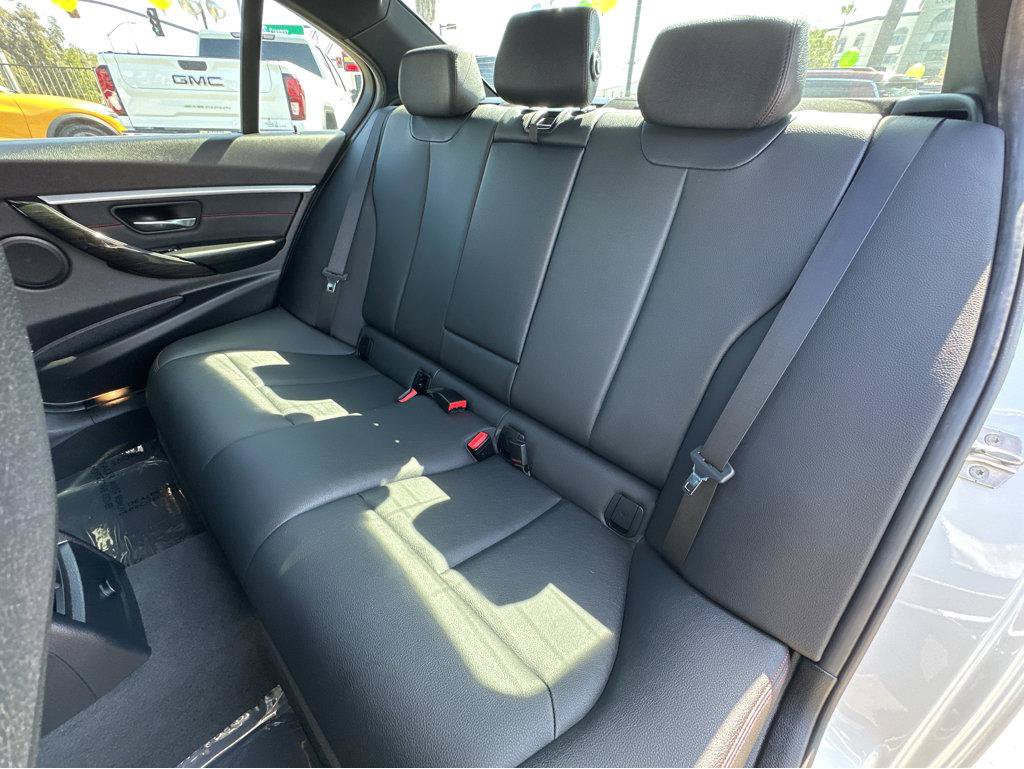 Used 2018 BMW 330i Sedan w/ Premium Package RWD image 9