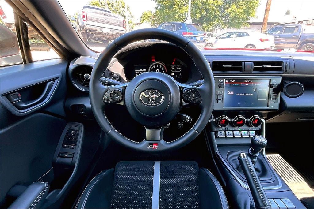 Used 2025 Toyota GR86 Premium w/ ALL Weather Mat Package (TMS) RWD image 4