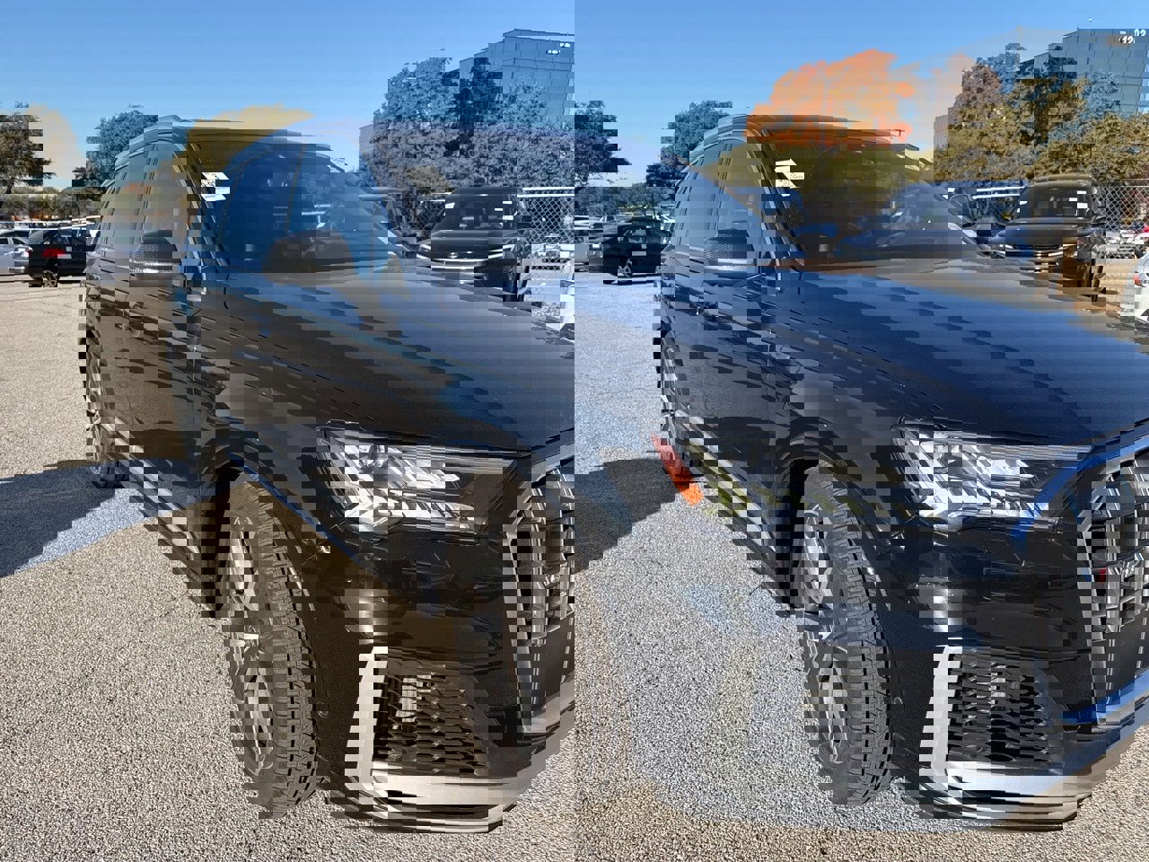 Used 2022 Audi SQ7 Prestige w/ Prestige Package image 3