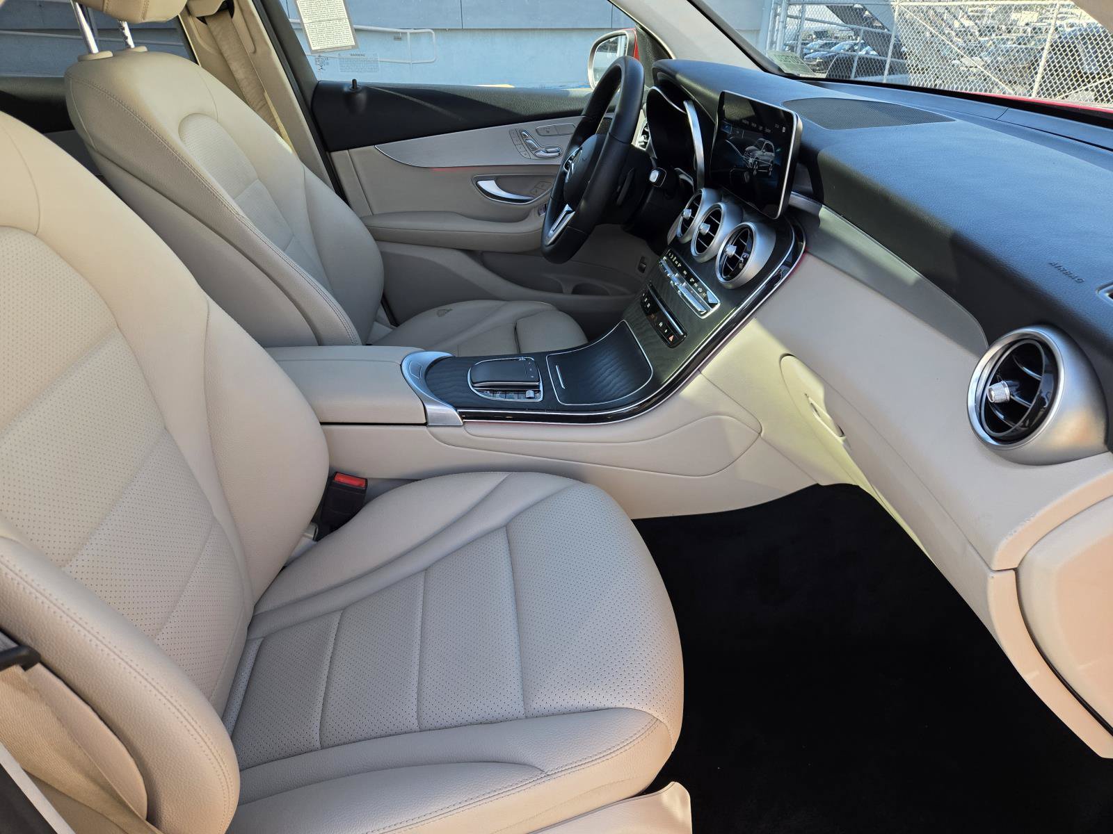 Used 2022 Mercedes-Benz GLC 300 w/ Premium Package Lite image 30