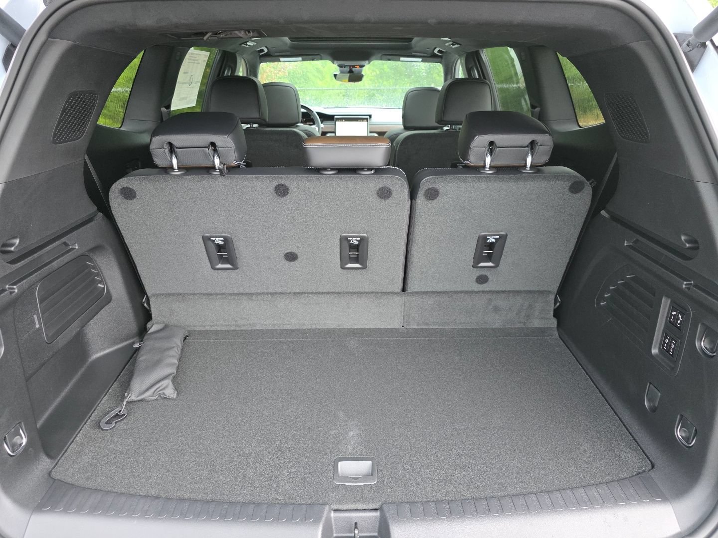 New 2026 GMC Acadia Denali Ultimate w/ LPO, Floor Liner Package AWD/4WD image 22