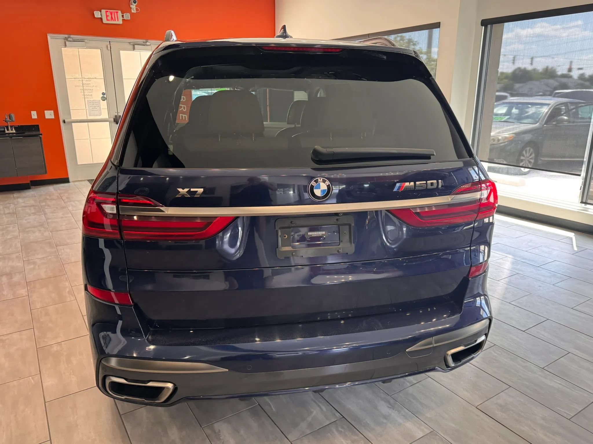 Used 2020 BMW X7 M50i w/ Dynamic Handling Package AWD/4WD image 12