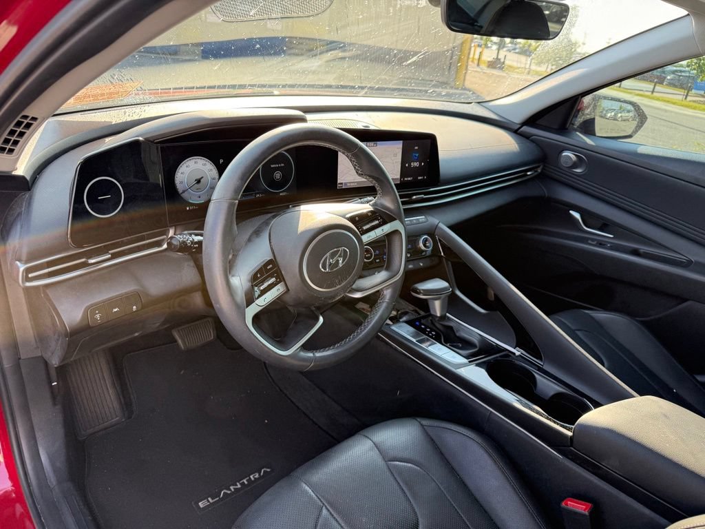 Used 2022 Hyundai Elantra Limited FWD image 7