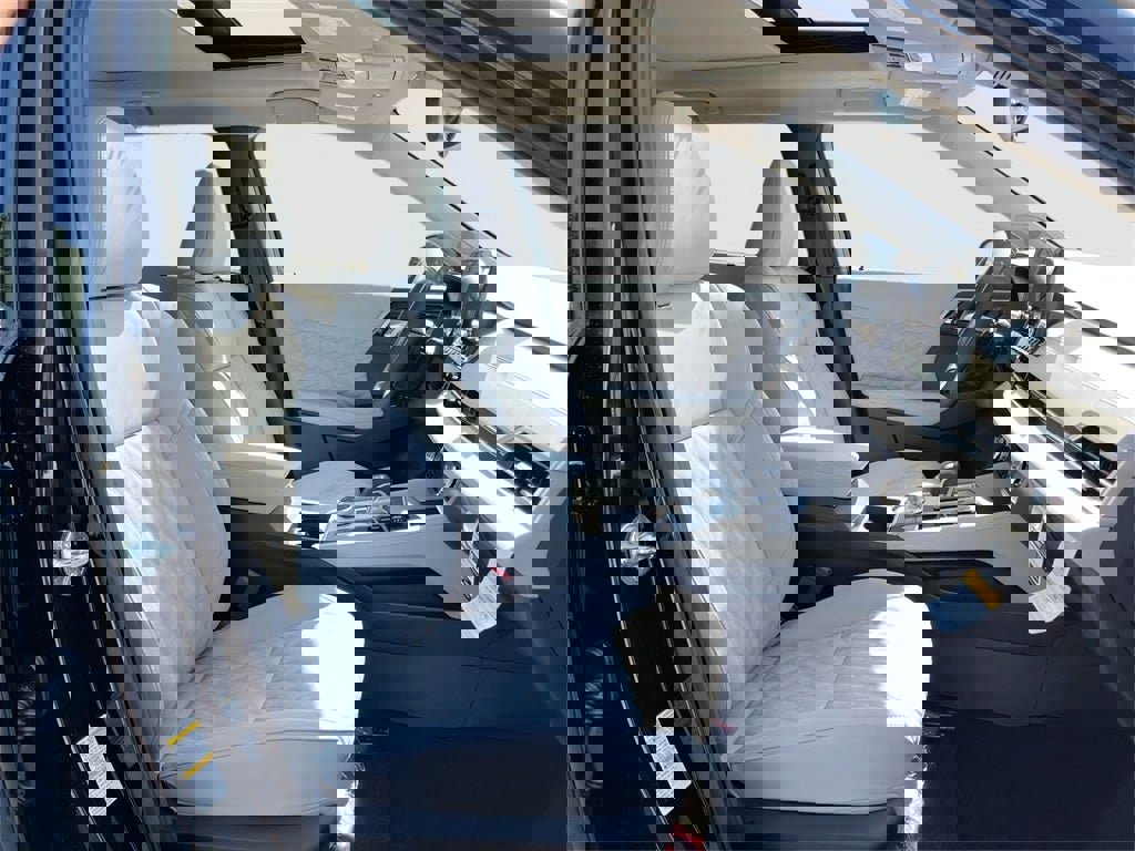 New 2025 Mitsubishi Outlander 4WD Plug-In Hybrid image 35