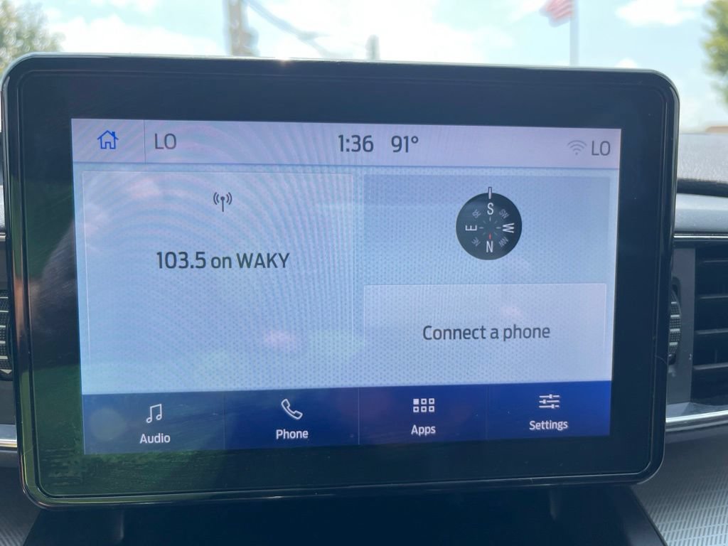 Used 2020 Ford Explorer XLT w/ Equipment Group 202A AWD/4WD image 28