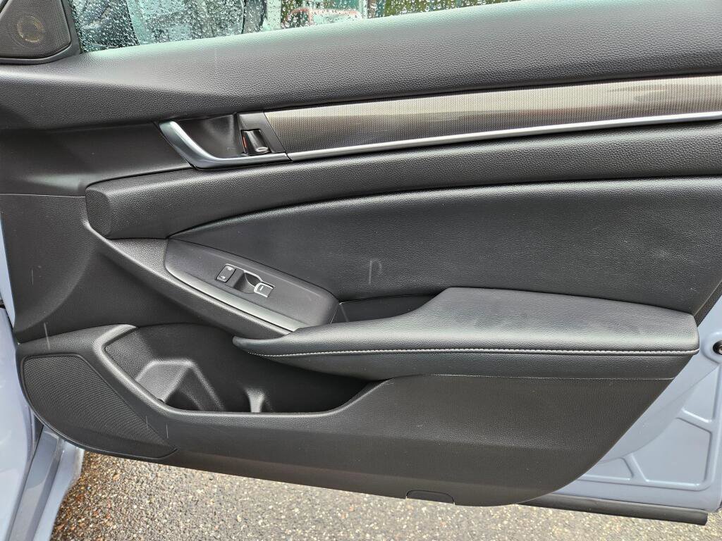 Used 2022 Honda Accord Sport image 11