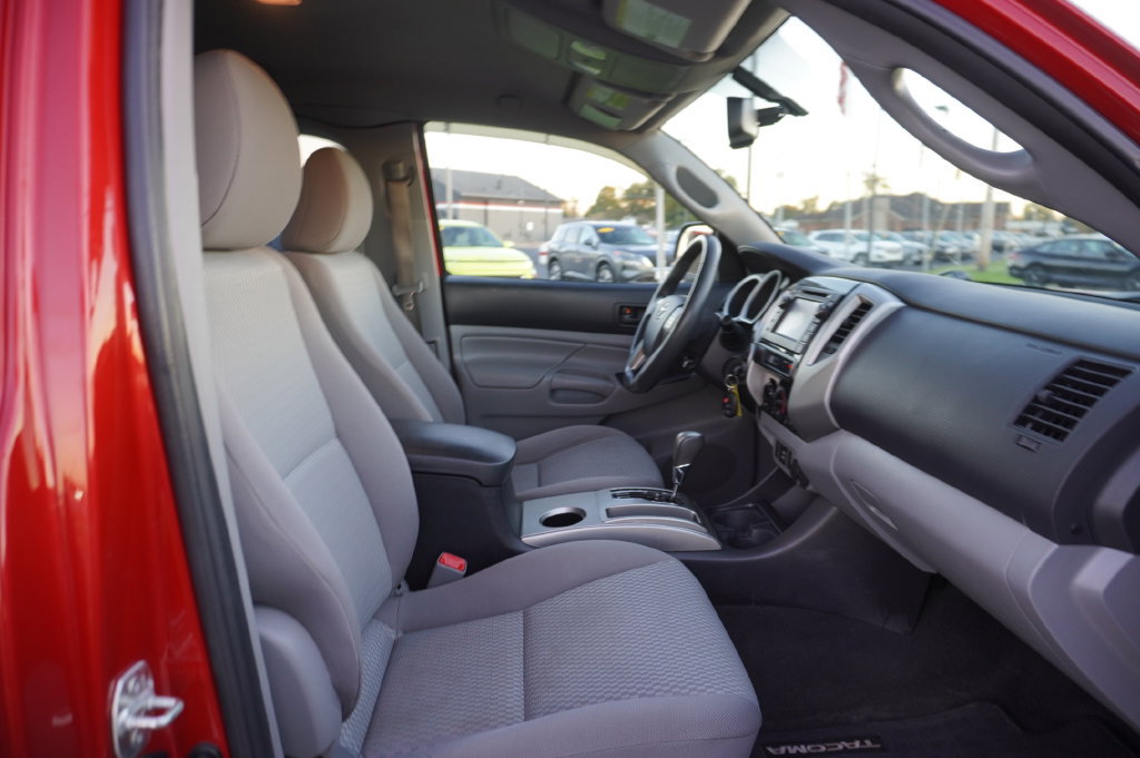 Used 2013 Toyota Tacoma 4x4 Access Cab V6 w/ SR5 Pkg image 29