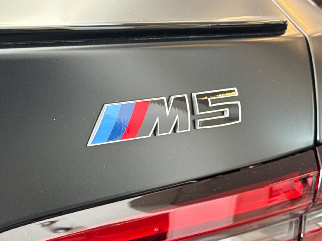 New 2027 BMW M5 w/ Executive Package AWD/4WD image 9