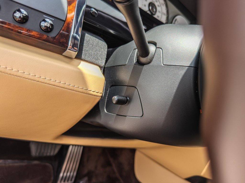 Used 2018 Rolls-Royce Dawn RWD image 36