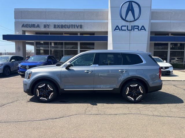 Used 2025 Kia Telluride S AWD/4WD image 4