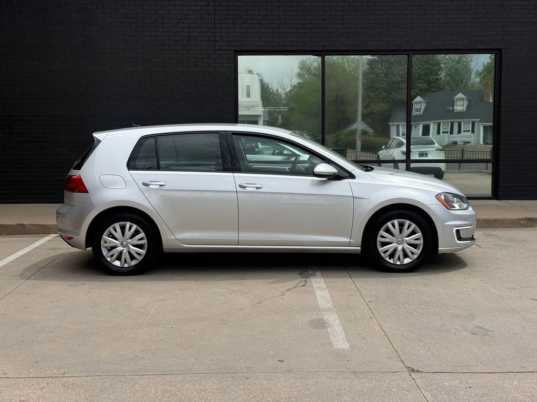Used 2015 Volkswagen e-Golf Limited Edition FWD image 11