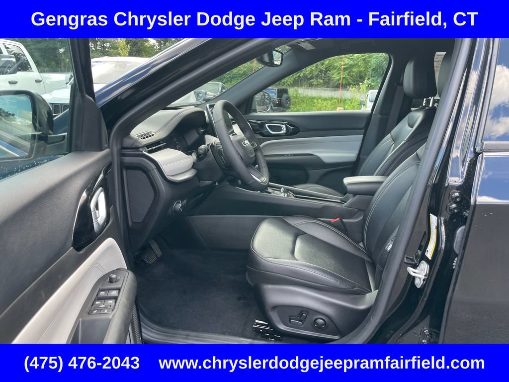 Certified 2025 Jeep Compass Limited AWD/4WD image 42