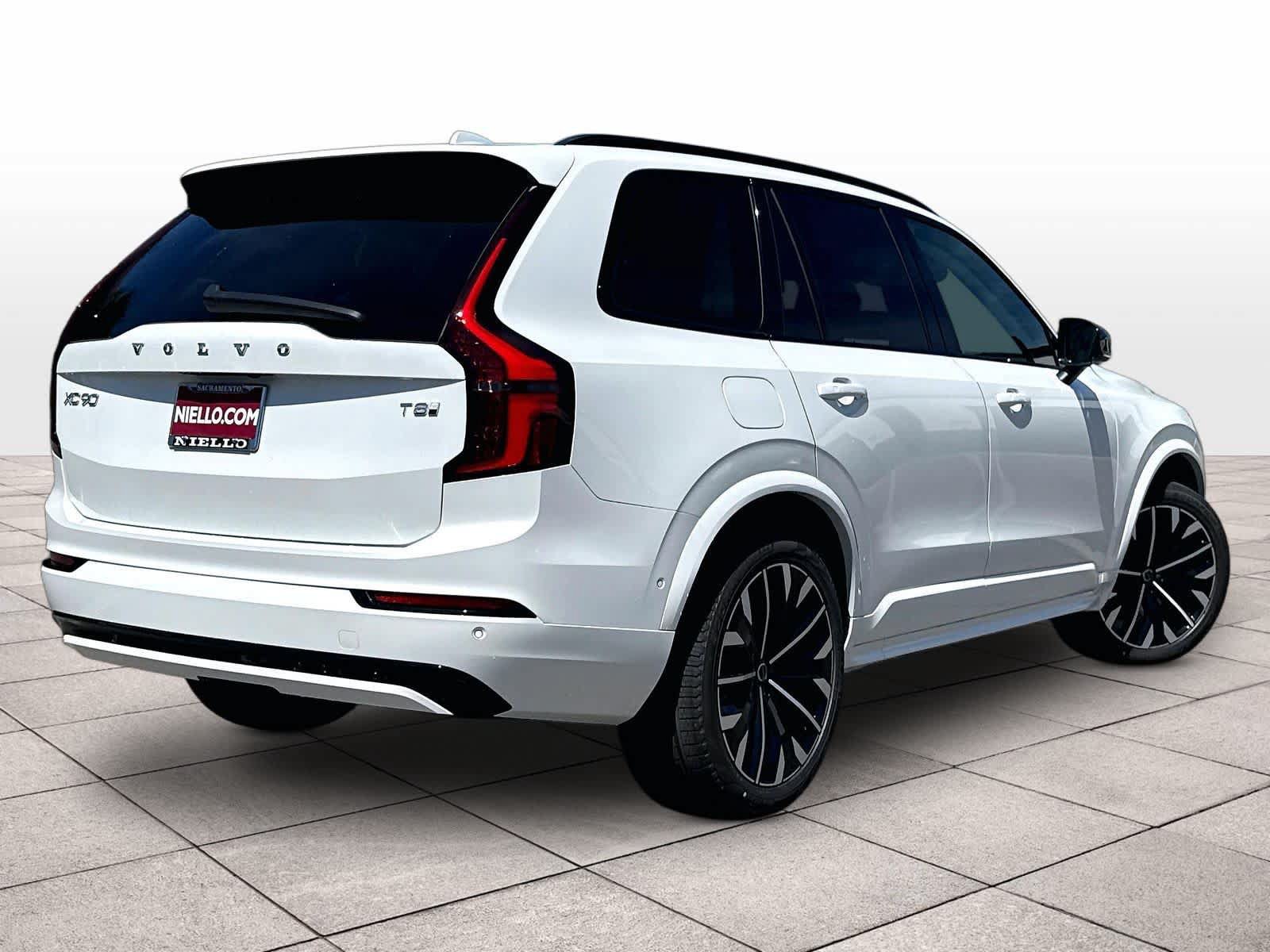 New 2026 Volvo XC90 T8 Ultra w/ Protection Package AWD/4WD image 4