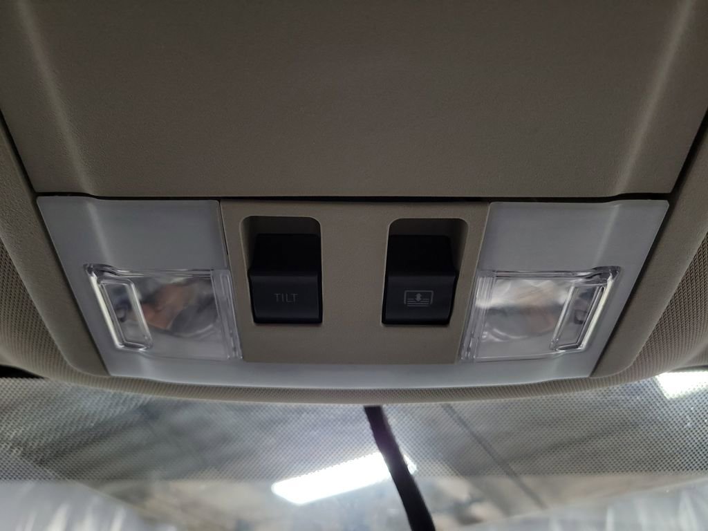 Used 2013 Ford Edge SEL image 21