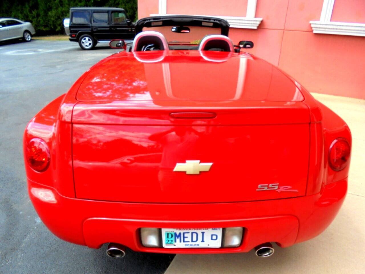 Used 2005 Chevrolet SSR w/ Preferred Equipment Group RWD image 27