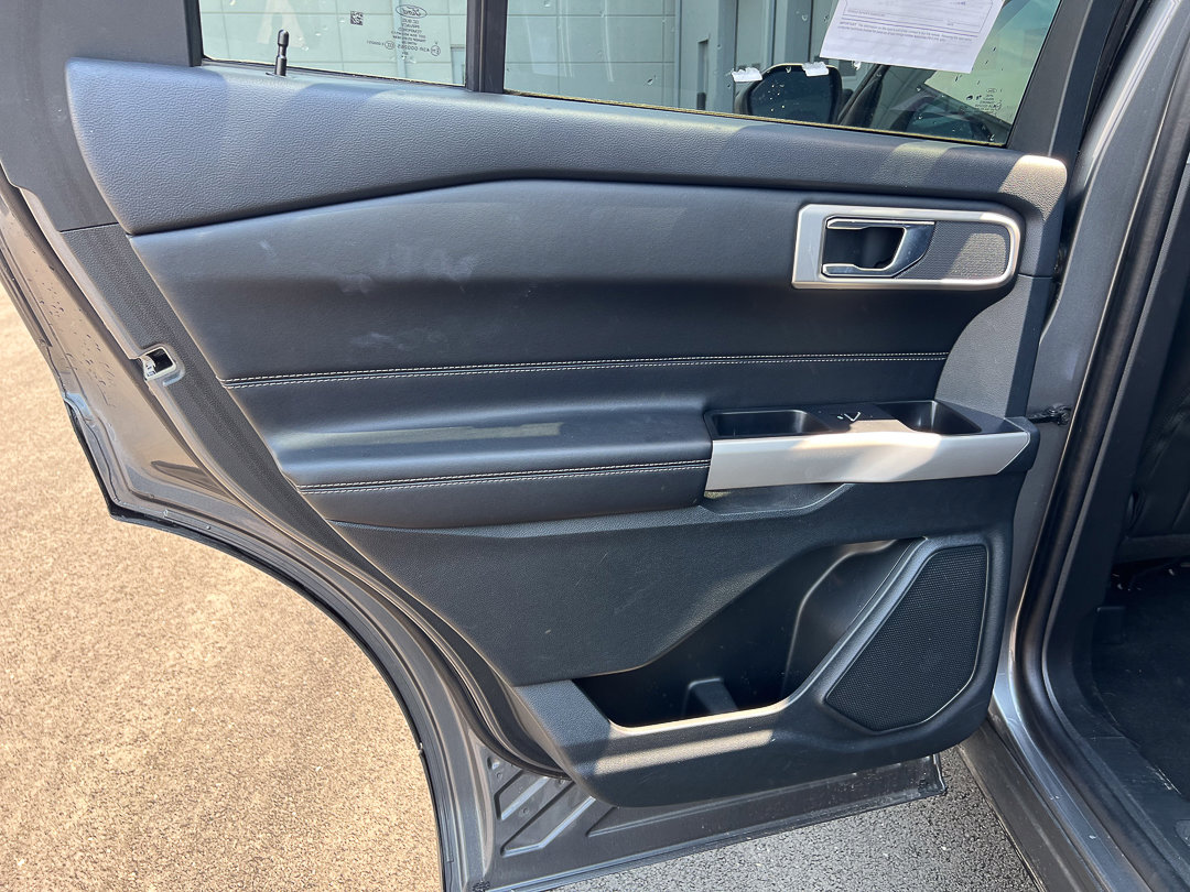Used 2023 Ford Explorer XLT w/ Equipment Group 202A RWD image 24