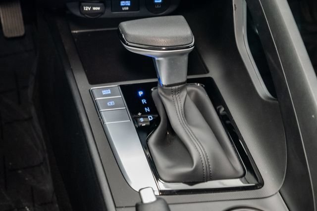 Certified 2025 Hyundai Elantra SE FWD image 18