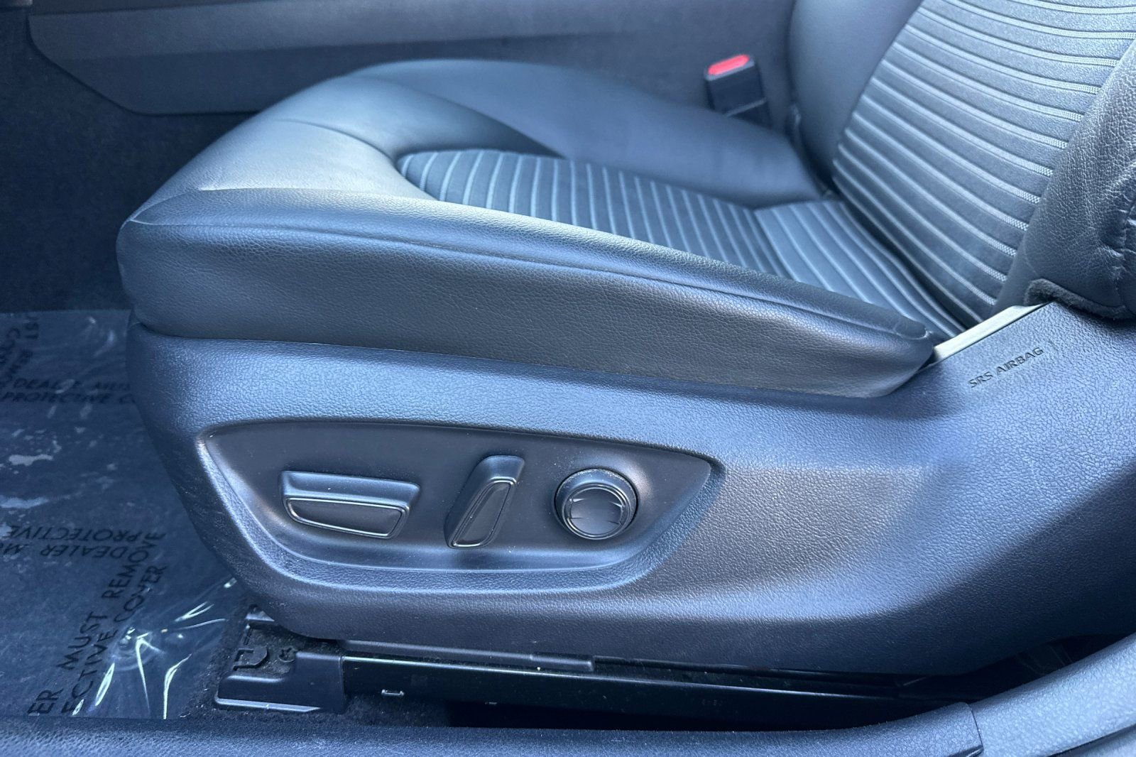 Used 2023 Toyota Camry SE image 13