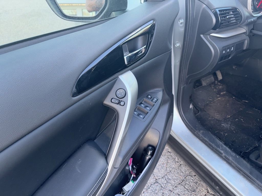 Used 2023 Mitsubishi Eclipse Cross SEL image 16