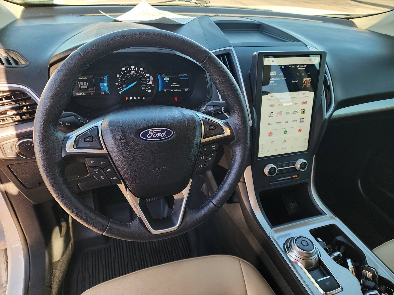 Used 2023 Ford Edge SEL w/ Convenience Package AWD/4WD image 2