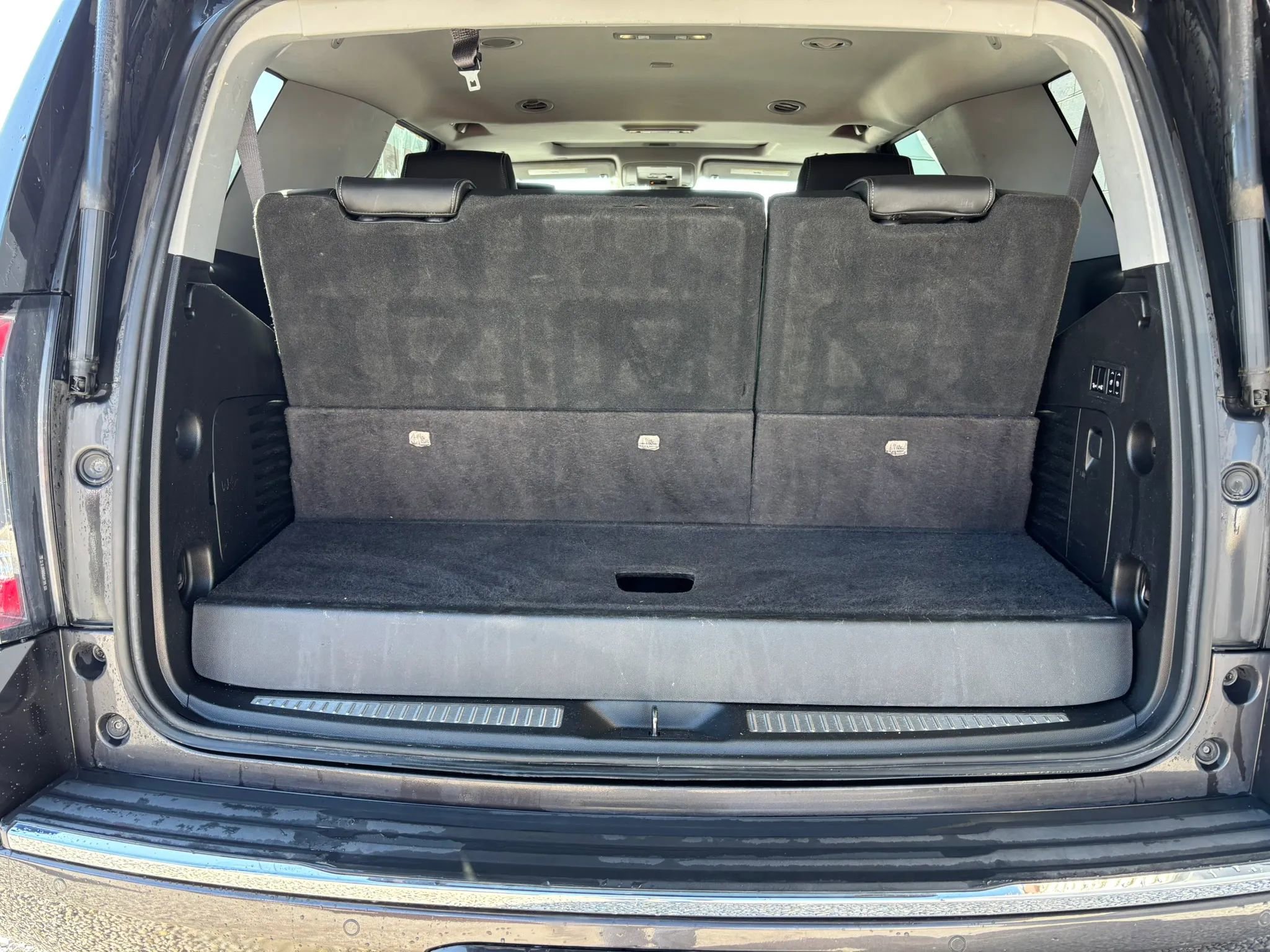 Used 2017 GMC Yukon Denali image 5