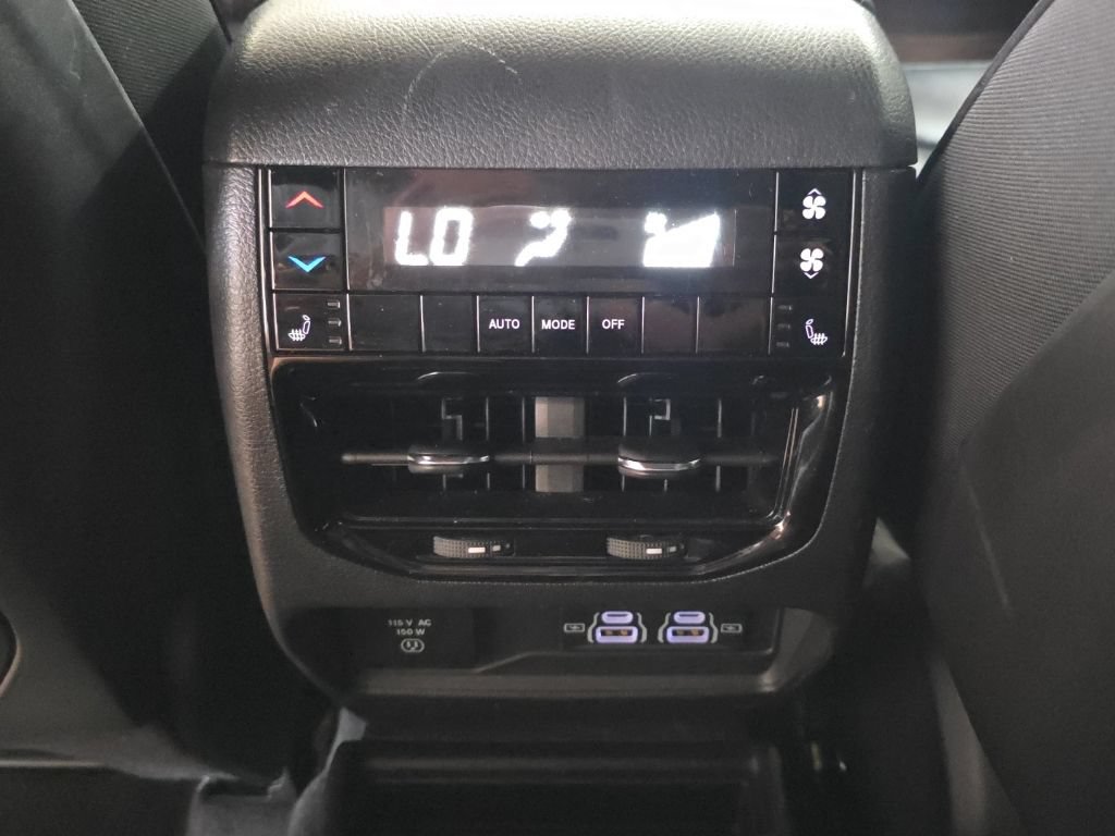 Used 2024 Jeep Grand Cherokee L Limited AWD/4WD image 15