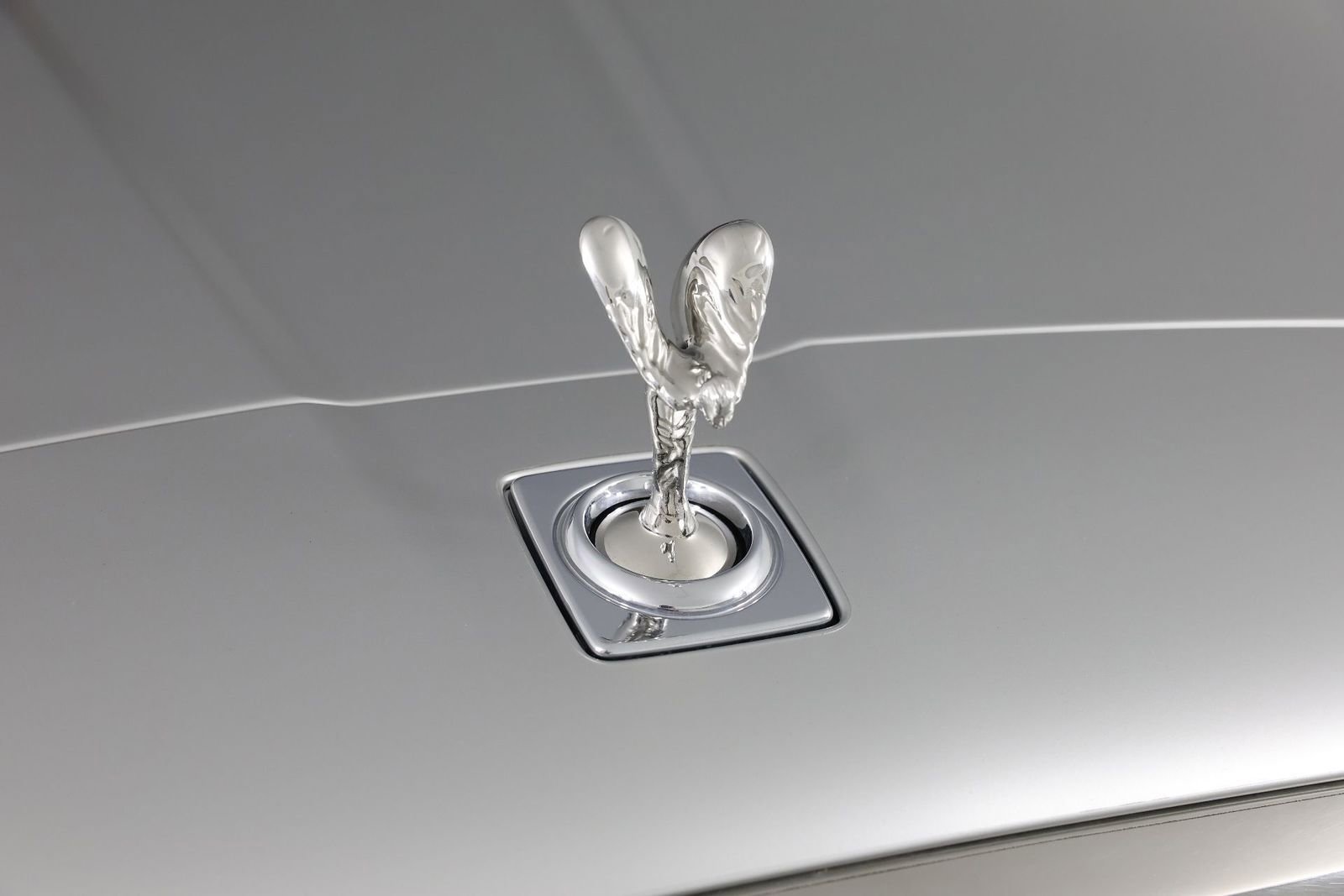 Used 2022 Rolls-Royce Cullinan w/ Cullinan Package AWD/4WD image 30