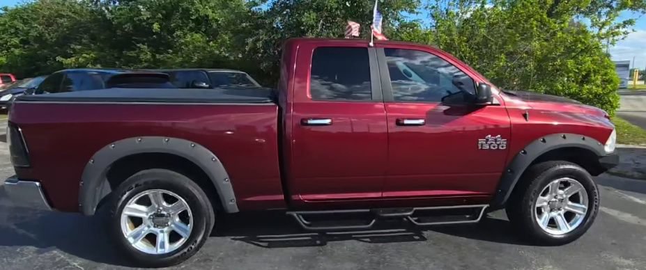 Used 2017 RAM 1500 Classic SLT AWD/4WD image 5