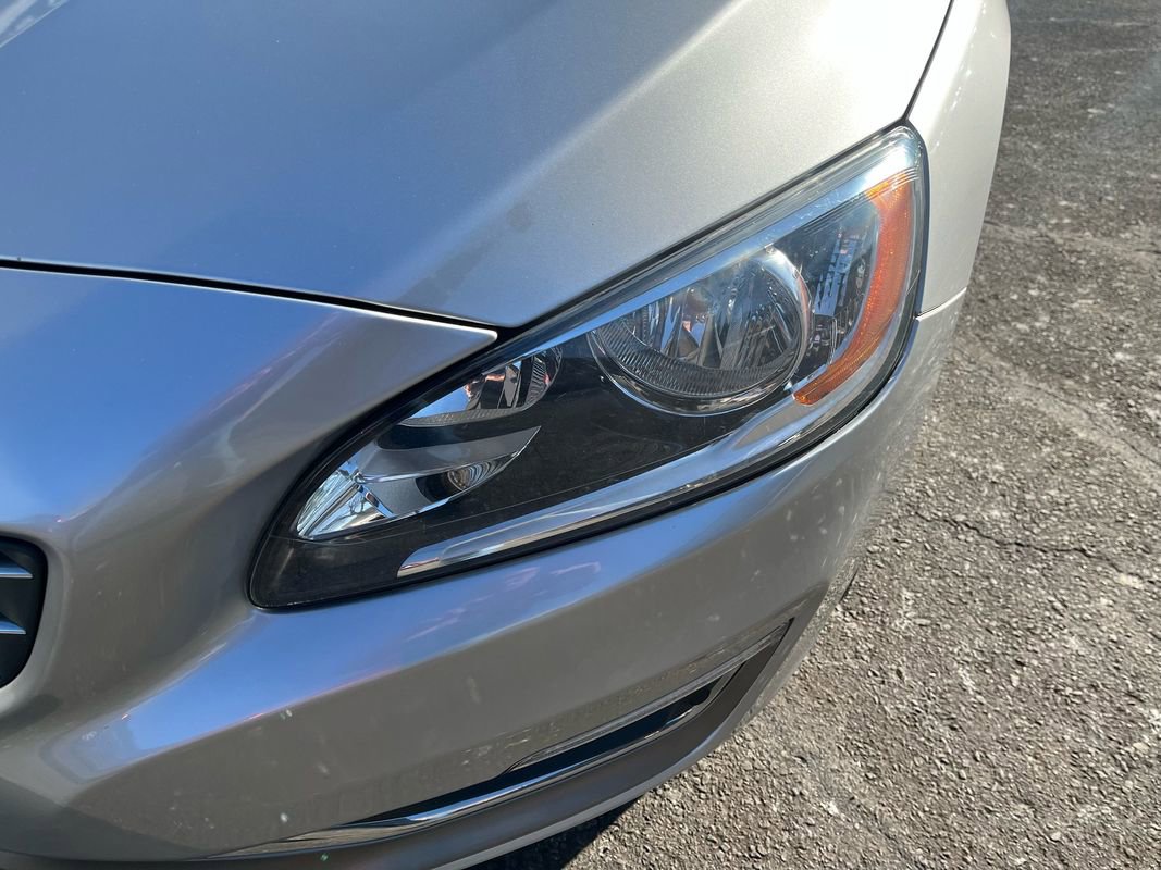 Used 2018 Volvo S60 T5 Inscription image 26