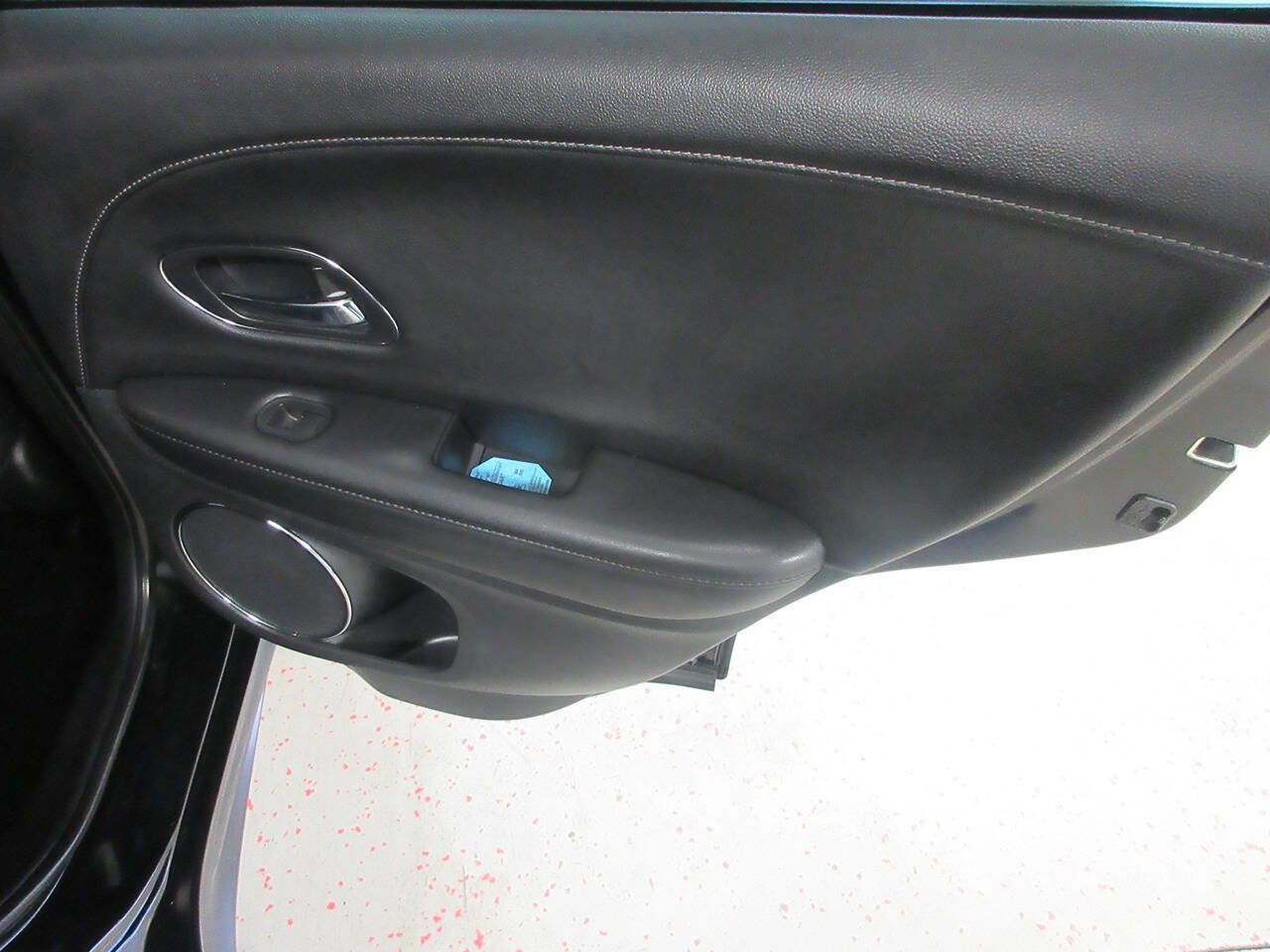 Used 2019 Honda HR-V Touring image 24
