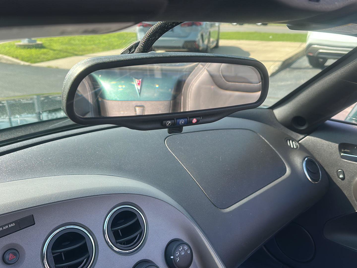 Used 2008 Pontiac Solstice Convertible w/ Premium Package RWD image 17
