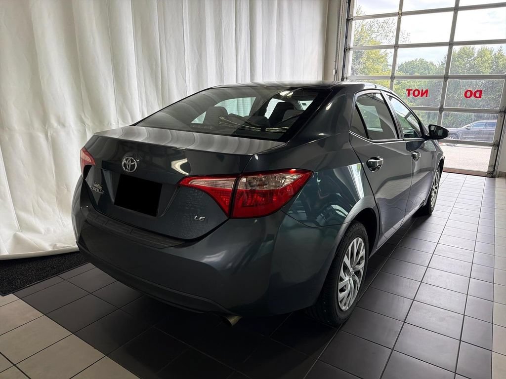 Used 2017 Toyota Corolla LE w/ Carpet Mat Package (TMS) FWD image 6