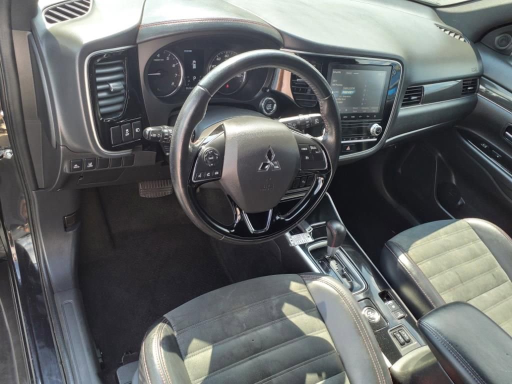 Used 2020 Mitsubishi Outlander LE image 10